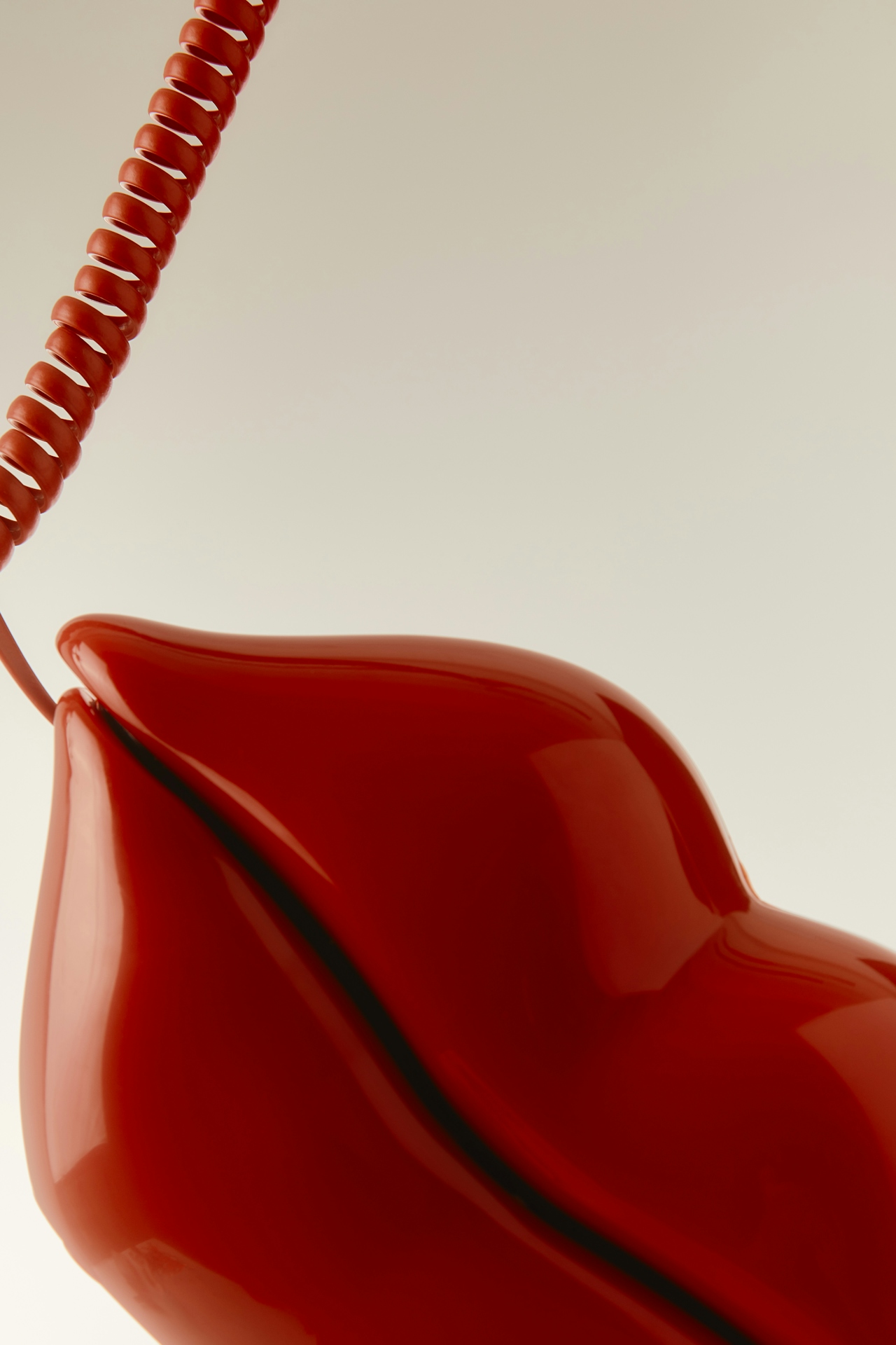 red lips telephone 80s old school